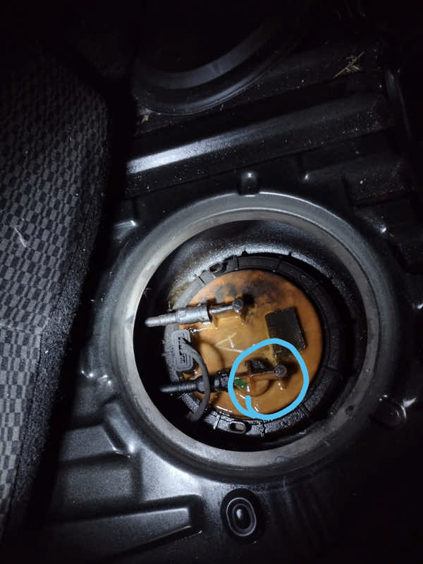 Vazamento também na bomba de combustível